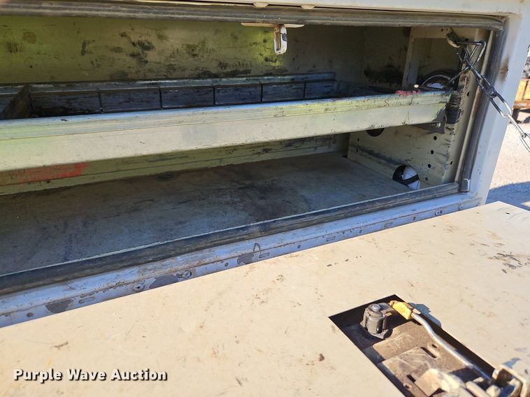 image for item LM9131 2009 Ford F350 Super Duty XL  SuperCab utility bed pickup truck