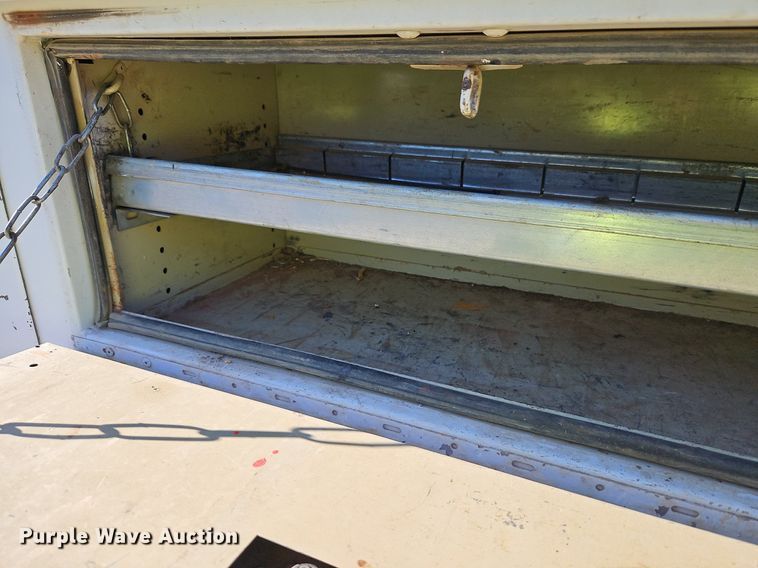 image for item LM9131 2009 Ford F350 Super Duty XL  SuperCab utility bed pickup truck