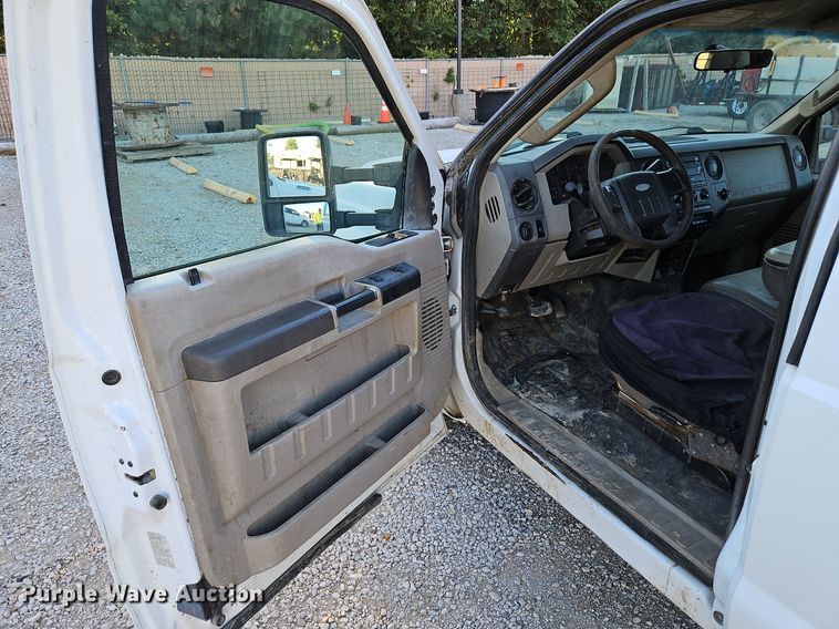 image for item LM9131 2009 Ford F350 Super Duty XL  SuperCab utility bed pickup truck