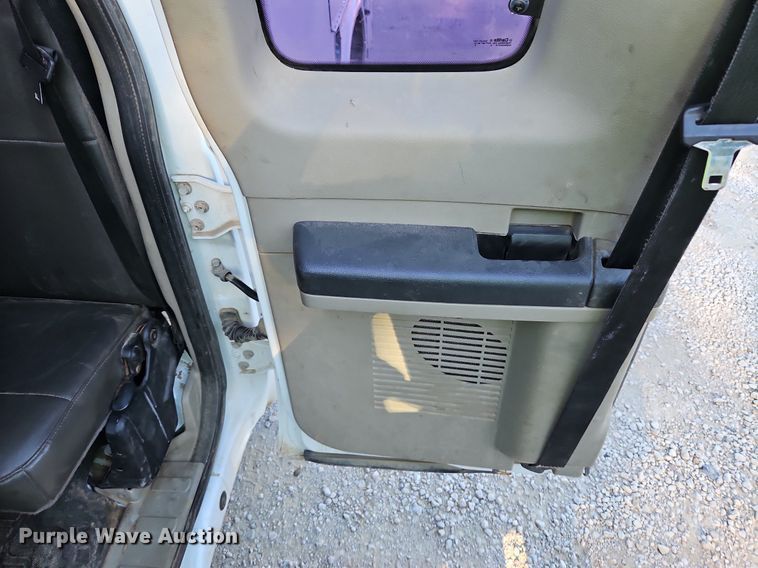 image for item LM9131 2009 Ford F350 Super Duty XL  SuperCab utility bed pickup truck