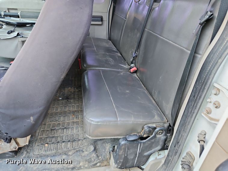 image for item LM9131 2009 Ford F350 Super Duty XL  SuperCab utility bed pickup truck