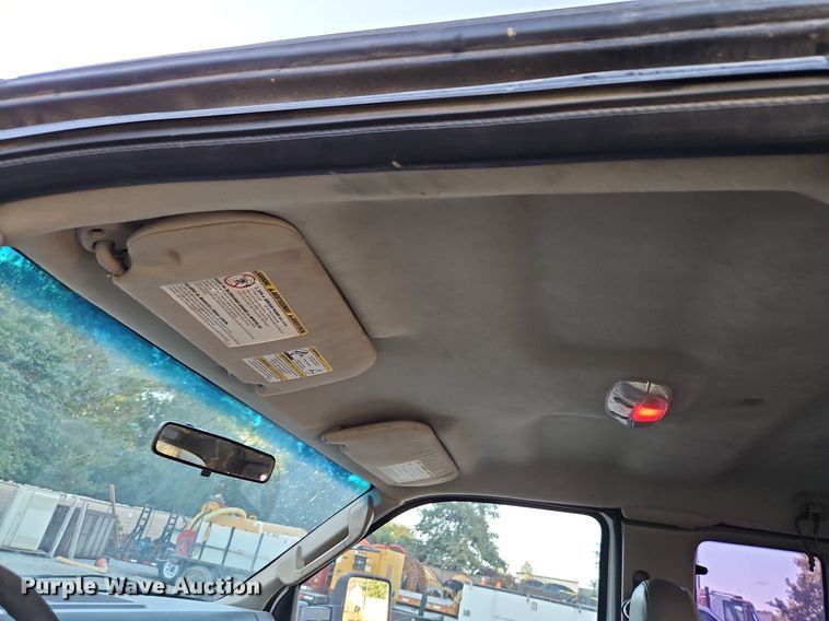 image for item LM9131 2009 Ford F350 Super Duty XL  SuperCab utility bed pickup truck