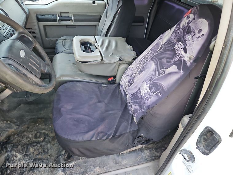 image for item LM9131 2009 Ford F350 Super Duty XL  SuperCab utility bed pickup truck