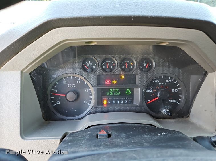 image for item LM9131 2009 Ford F350 Super Duty XL  SuperCab utility bed pickup truck