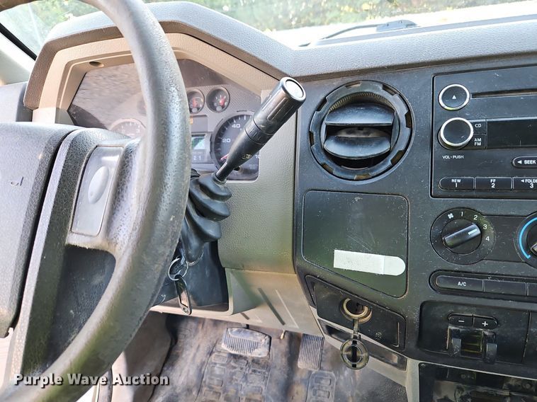 image for item LM9131 2009 Ford F350 Super Duty XL  SuperCab utility bed pickup truck