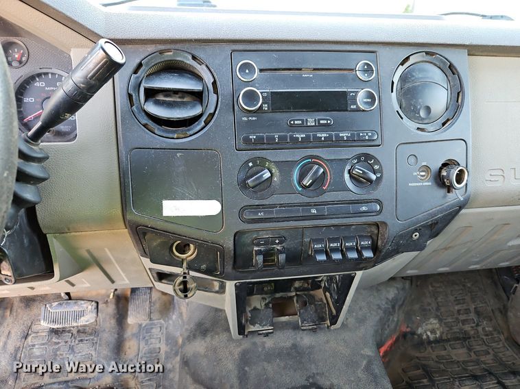 image for item LM9131 2009 Ford F350 Super Duty XL  SuperCab utility bed pickup truck