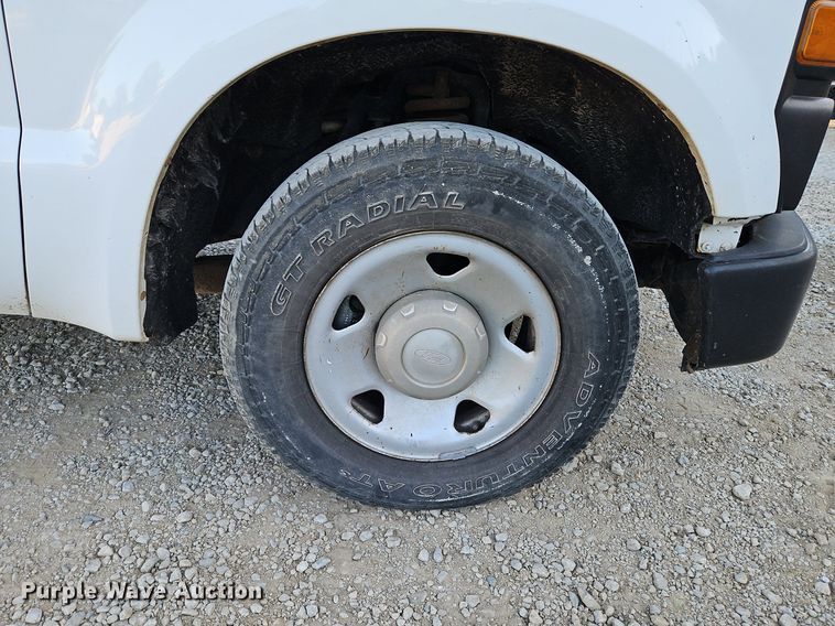 image for item LM9131 2009 Ford F350 Super Duty XL  SuperCab utility bed pickup truck