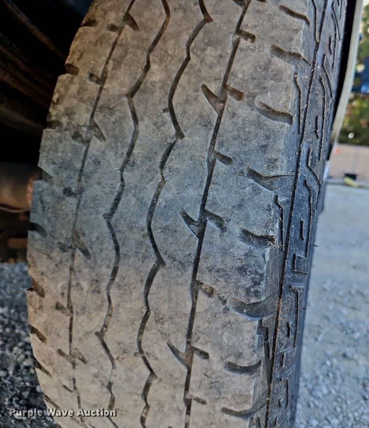 image for item LM9131 2009 Ford F350 Super Duty XL  SuperCab utility bed pickup truck