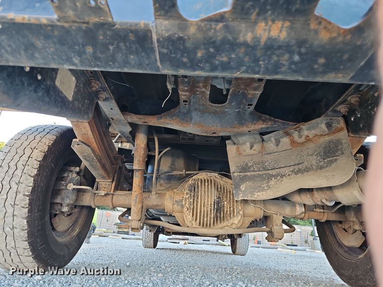 image for item LM9131 2009 Ford F350 Super Duty XL  SuperCab utility bed pickup truck