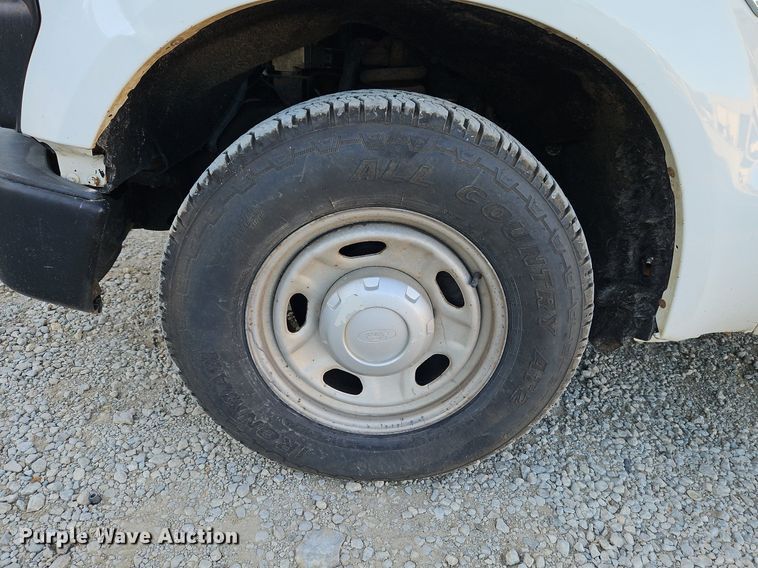 image for item LM9131 2009 Ford F350 Super Duty XL  SuperCab utility bed pickup truck