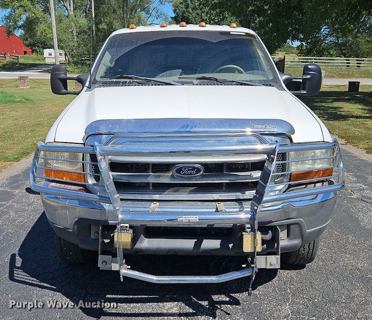 image for item LM9132 1999 Ford F350 Super Duty Lariat  Crew Cab pickup truck