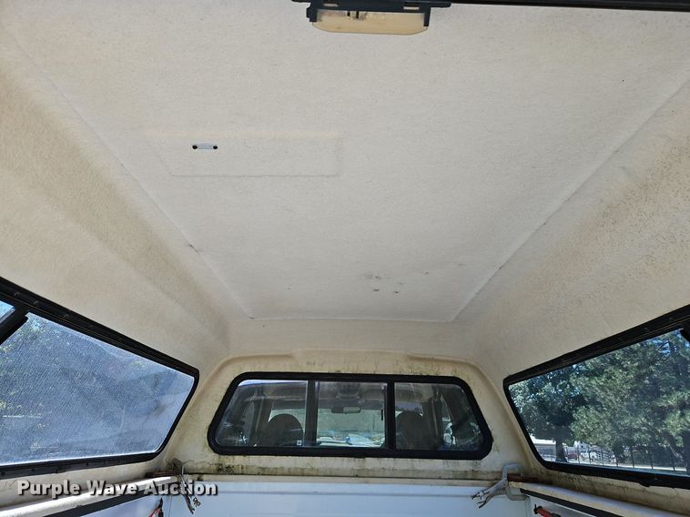 image for item LM9132 1999 Ford F350 Super Duty Lariat  Crew Cab pickup truck