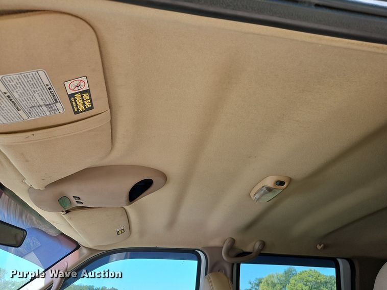 image for item LM9132 1999 Ford F350 Super Duty Lariat  Crew Cab pickup truck