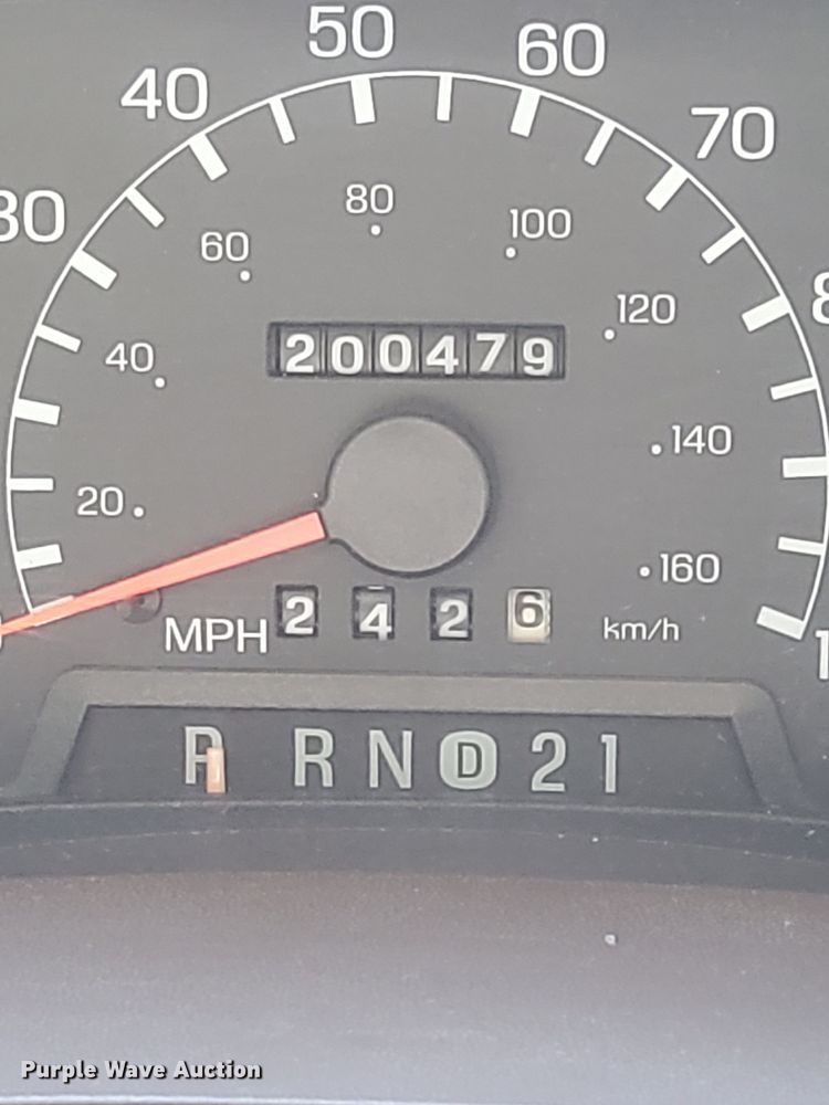 image for item LM9132 1999 Ford F350 Super Duty Lariat  Crew Cab pickup truck