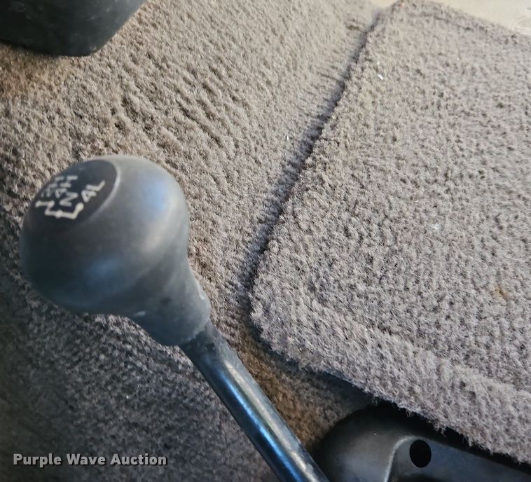 image for item LM9132 1999 Ford F350 Super Duty Lariat  Crew Cab pickup truck