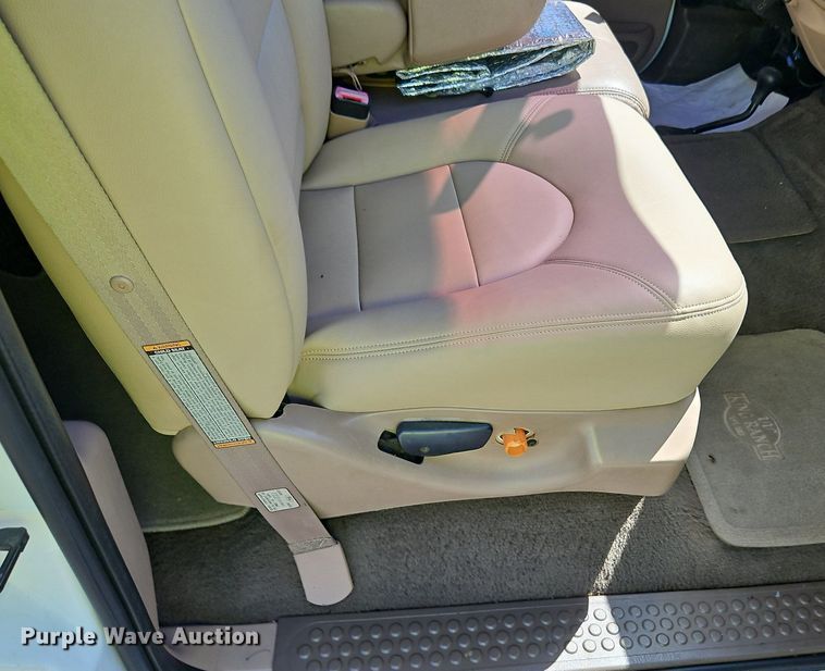 image for item LM9132 1999 Ford F350 Super Duty Lariat  Crew Cab pickup truck