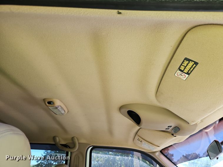 image for item LM9132 1999 Ford F350 Super Duty Lariat  Crew Cab pickup truck