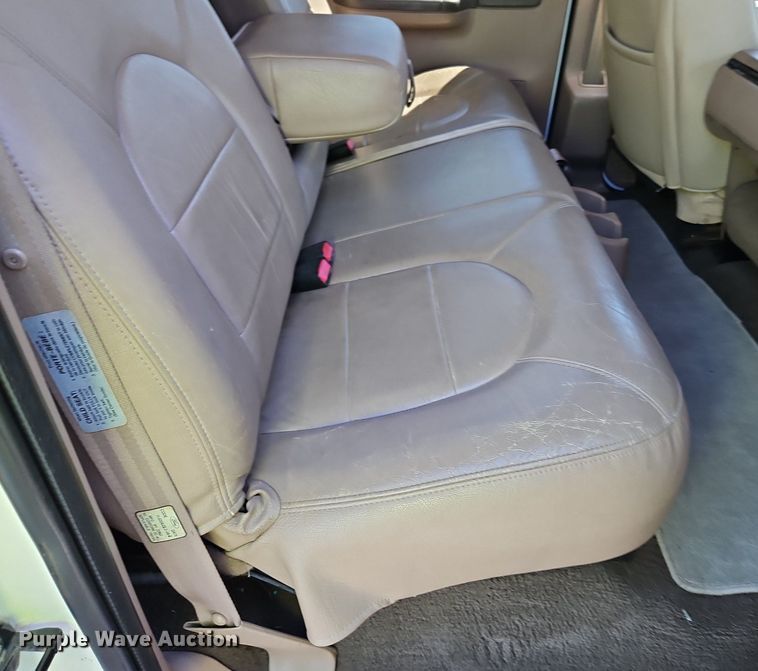 image for item LM9132 1999 Ford F350 Super Duty Lariat  Crew Cab pickup truck