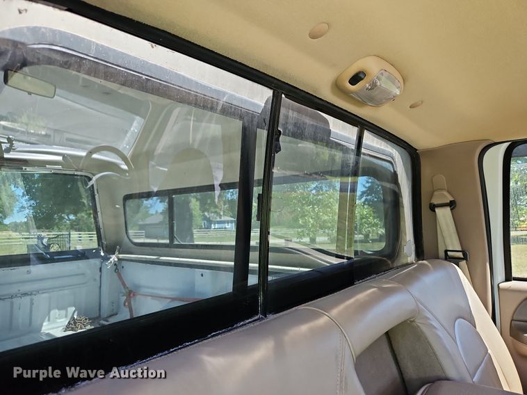 image for item LM9132 1999 Ford F350 Super Duty Lariat  Crew Cab pickup truck