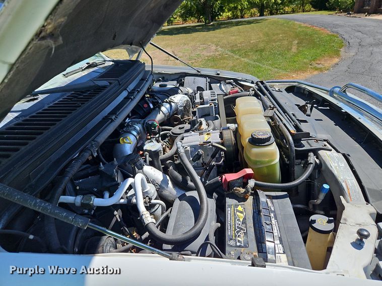 image for item LM9132 1999 Ford F350 Super Duty Lariat  Crew Cab pickup truck