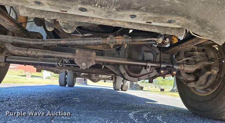 image for item LM9132 1999 Ford F350 Super Duty Lariat  Crew Cab pickup truck