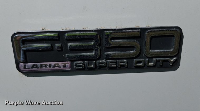 image for item LM9132 1999 Ford F350 Super Duty Lariat  Crew Cab pickup truck