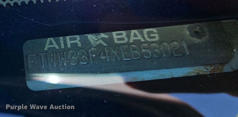 image for item LM9132 1999 Ford F350 Super Duty Lariat  Crew Cab pickup truck