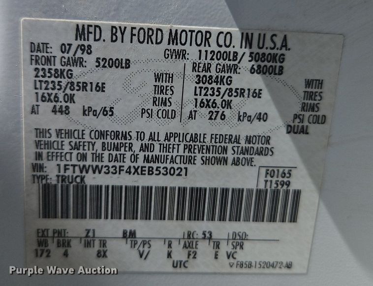 image for item LM9132 1999 Ford F350 Super Duty Lariat  Crew Cab pickup truck