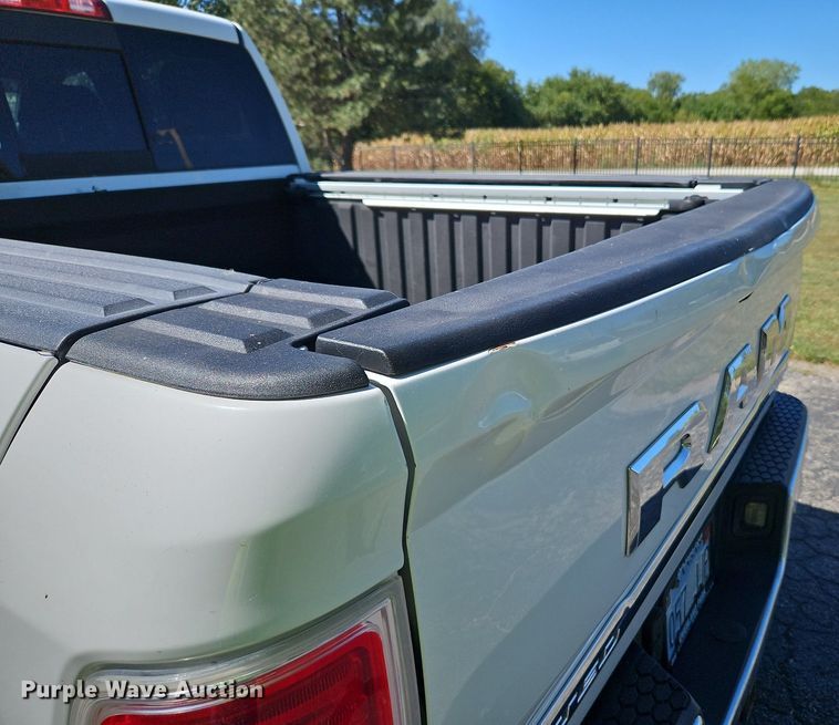 image for item LM9133 2016 Dodge Ram 1500 Limited  Crew Cab pickup truck