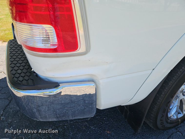 image for item LM9133 2016 Dodge Ram 1500 Limited  Crew Cab pickup truck