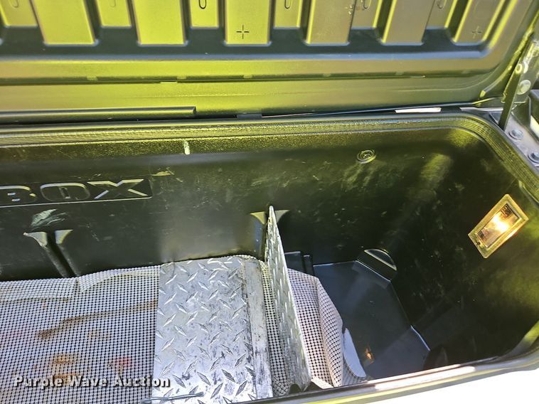 image for item LM9133 2016 Dodge Ram 1500 Limited  Crew Cab pickup truck