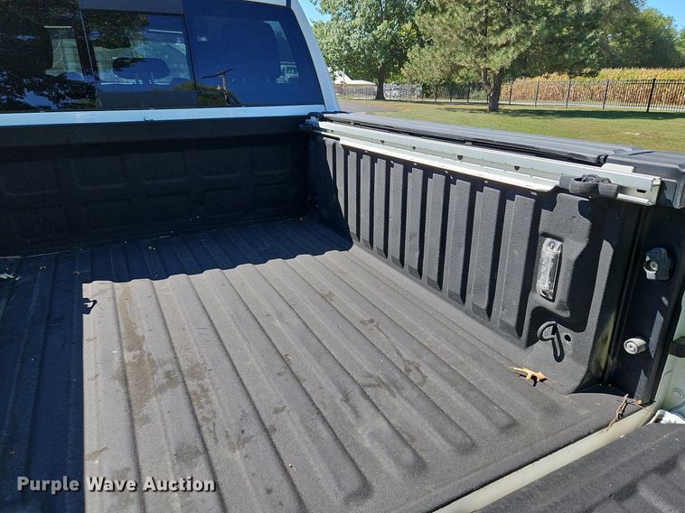 image for item LM9133 2016 Dodge Ram 1500 Limited  Crew Cab pickup truck