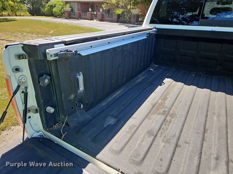 image for item LM9133 2016 Dodge Ram 1500 Limited  Crew Cab pickup truck