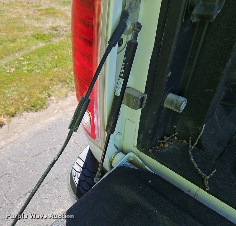 image for item LM9133 2016 Dodge Ram 1500 Limited  Crew Cab pickup truck