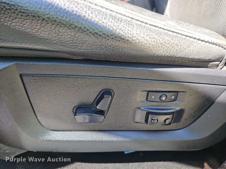 image for item LM9133 2016 Dodge Ram 1500 Limited  Crew Cab pickup truck