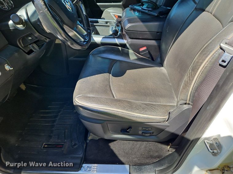 image for item LM9133 2016 Dodge Ram 1500 Limited  Crew Cab pickup truck