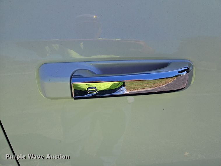 image for item LM9133 2016 Dodge Ram 1500 Limited  Crew Cab pickup truck