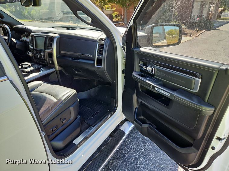 image for item LM9133 2016 Dodge Ram 1500 Limited  Crew Cab pickup truck