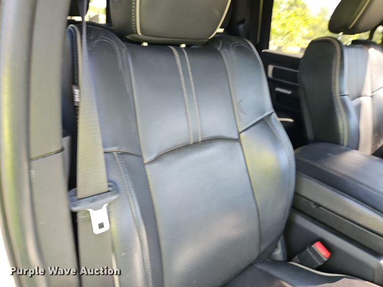 image for item LM9133 2016 Dodge Ram 1500 Limited  Crew Cab pickup truck