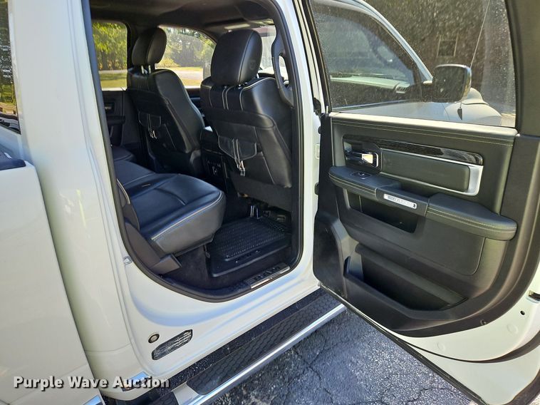 image for item LM9133 2016 Dodge Ram 1500 Limited  Crew Cab pickup truck