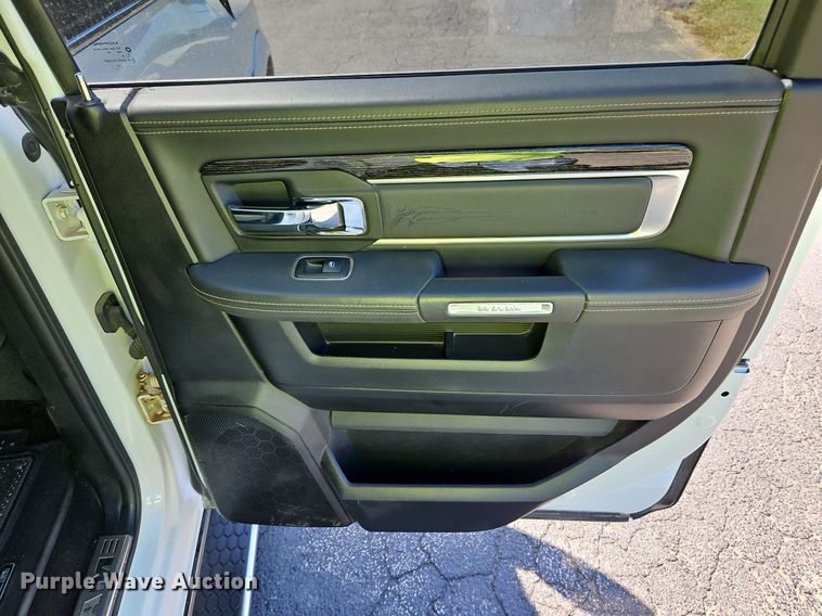 image for item LM9133 2016 Dodge Ram 1500 Limited  Crew Cab pickup truck