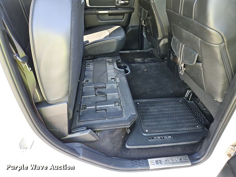 image for item LM9133 2016 Dodge Ram 1500 Limited  Crew Cab pickup truck