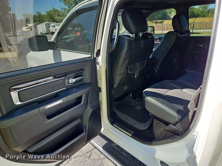 image for item LM9133 2016 Dodge Ram 1500 Limited  Crew Cab pickup truck