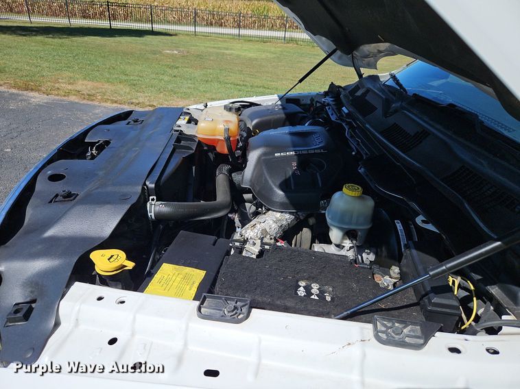 image for item LM9133 2016 Dodge Ram 1500 Limited  Crew Cab pickup truck