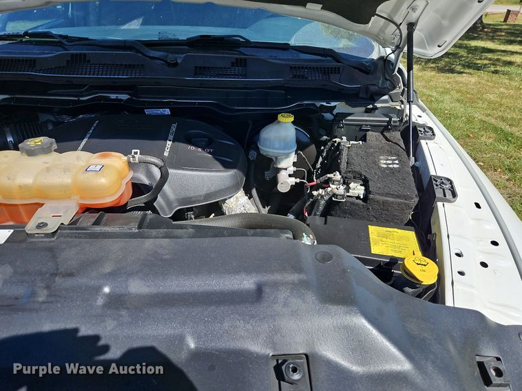 image for item LM9133 2016 Dodge Ram 1500 Limited  Crew Cab pickup truck