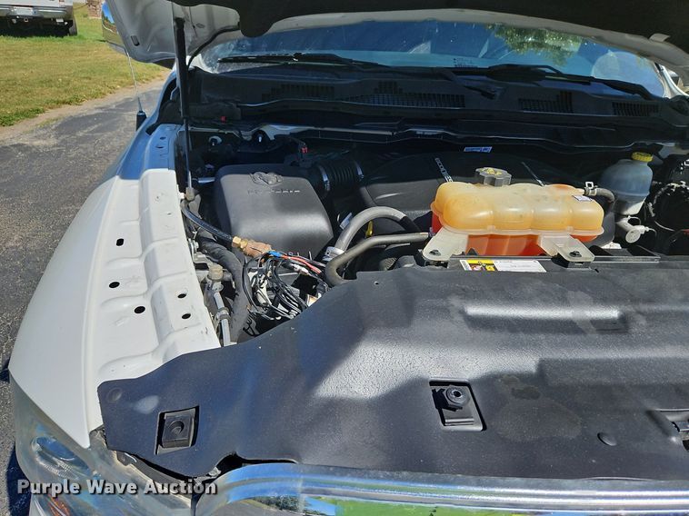 image for item LM9133 2016 Dodge Ram 1500 Limited  Crew Cab pickup truck