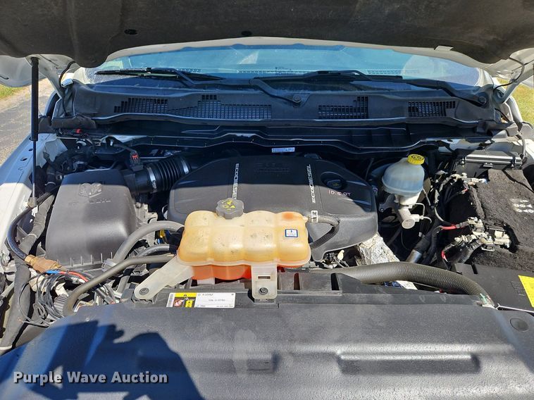 image for item LM9133 2016 Dodge Ram 1500 Limited  Crew Cab pickup truck