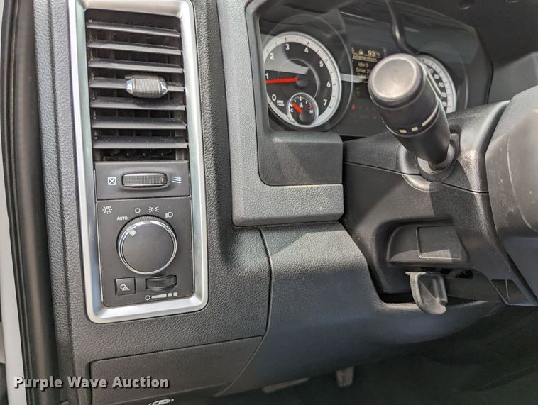 image for item LM9861 2013 Dodge Ram 1500 SLT  pickup truck