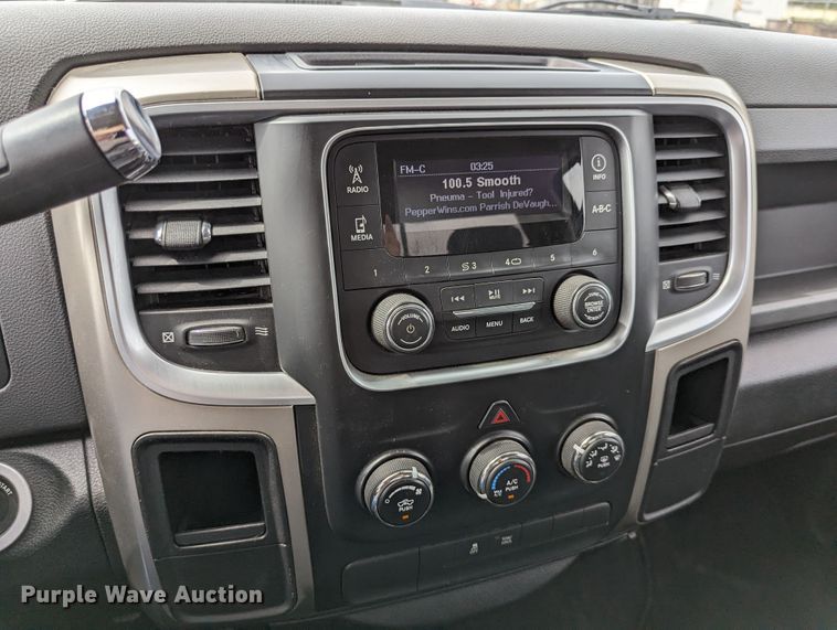 image for item LM9861 2013 Dodge Ram 1500 SLT  pickup truck