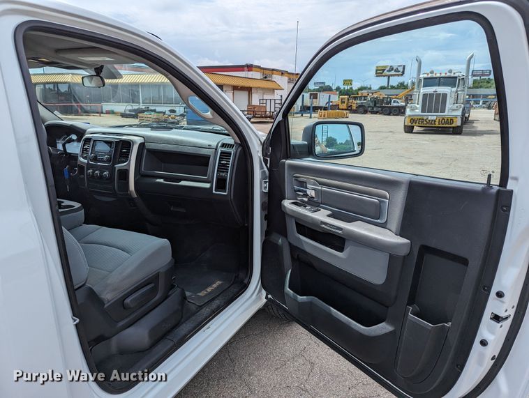 image for item LM9861 2013 Dodge Ram 1500 SLT  pickup truck